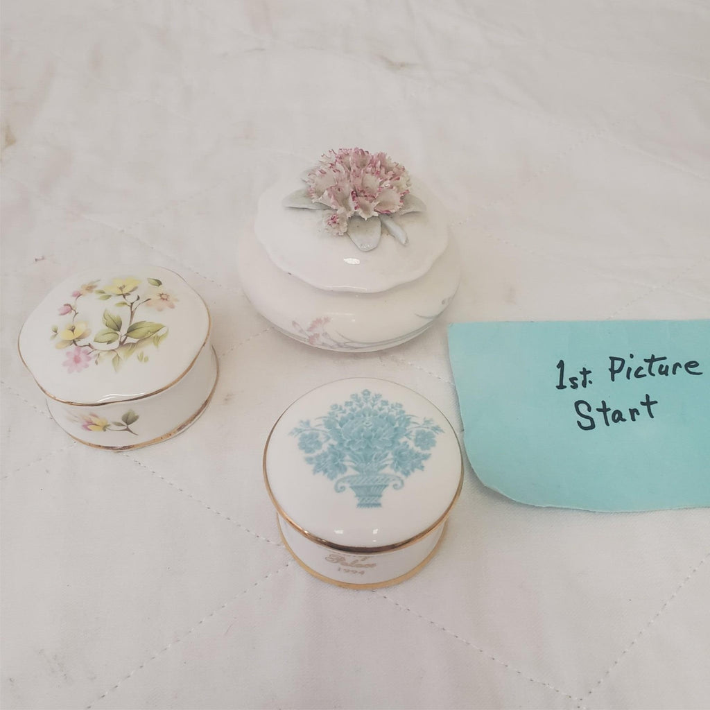 Buckingham Palace 1994, Royal Doulton Carnation Porcelain Trinket Pot