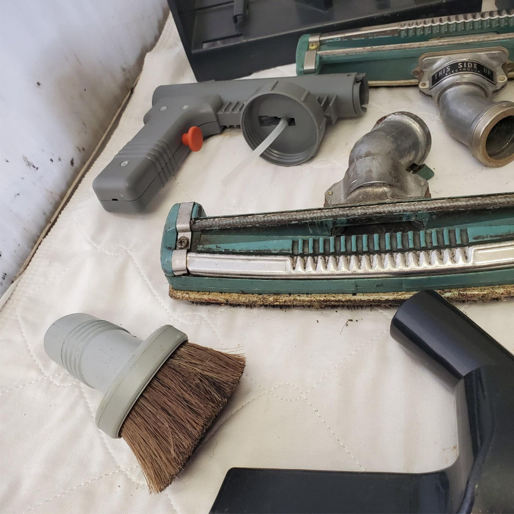 Lot of Assorted Vacuum Cleaner Replacement Brushes & Other Parts LOT 530