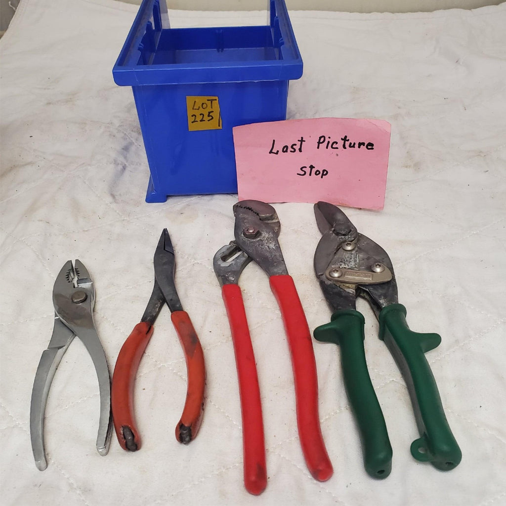 Lot of 4 Assorted Pliers and Metal Snips LOT-225