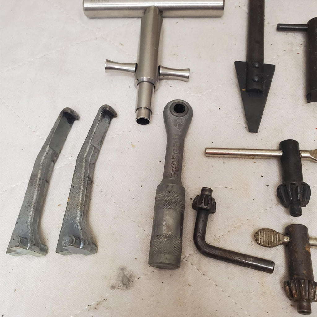 Lot of 15 Assorted Tap Wrenches and Drill Chuck Keys LOT-758