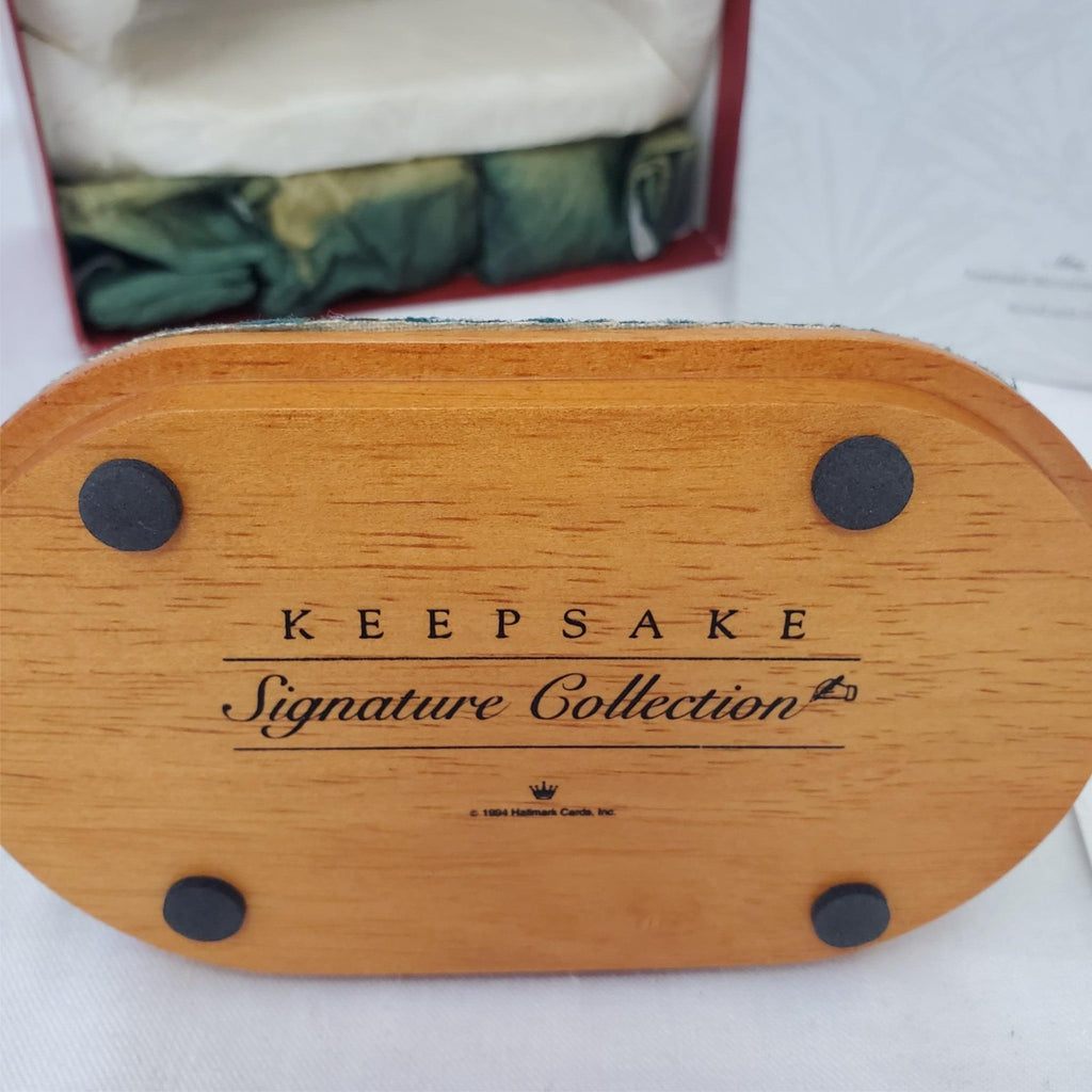 Hallmark Keepsake Ornaments Mrs. Calude Cupboard Mini Ornaments w/ Display Piece