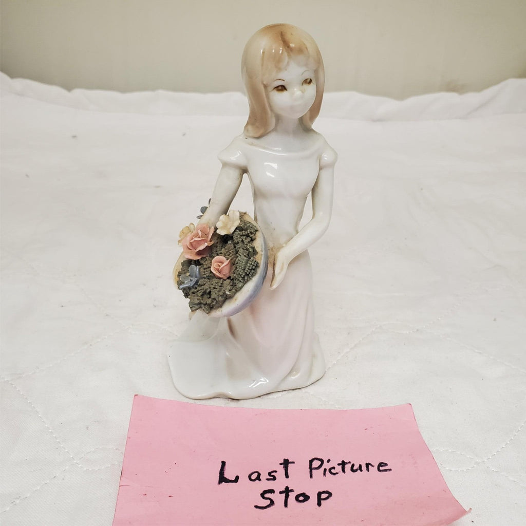 Vintage Llardo Girl Kneeling With Flowers Basket Porcelain Figurine
