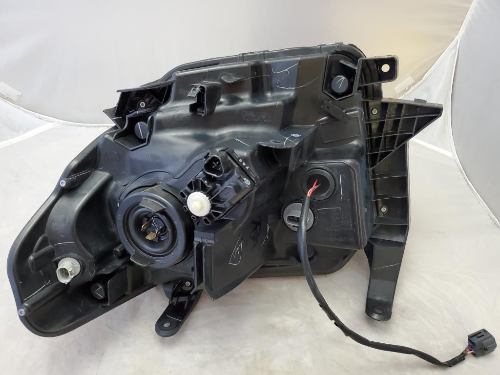 2014-2017 Toyota Tundra Right RH Headlight