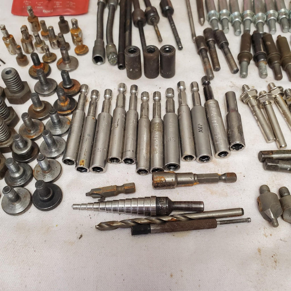 Lot of Assorted Drill Bits Ring Magnetic Nutsetter Threaded Metal Bolts LOT-497