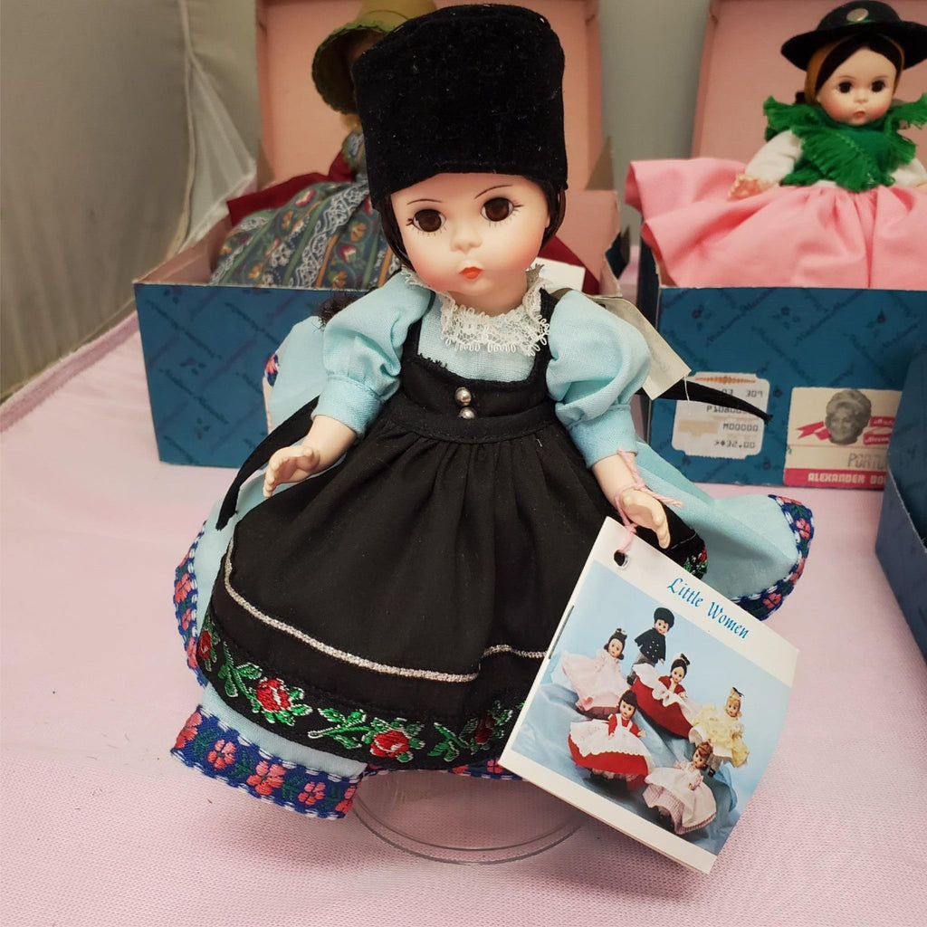 Set Of 5 Madame Alexander Friends From Foreign Lands Collection Dolls with Box