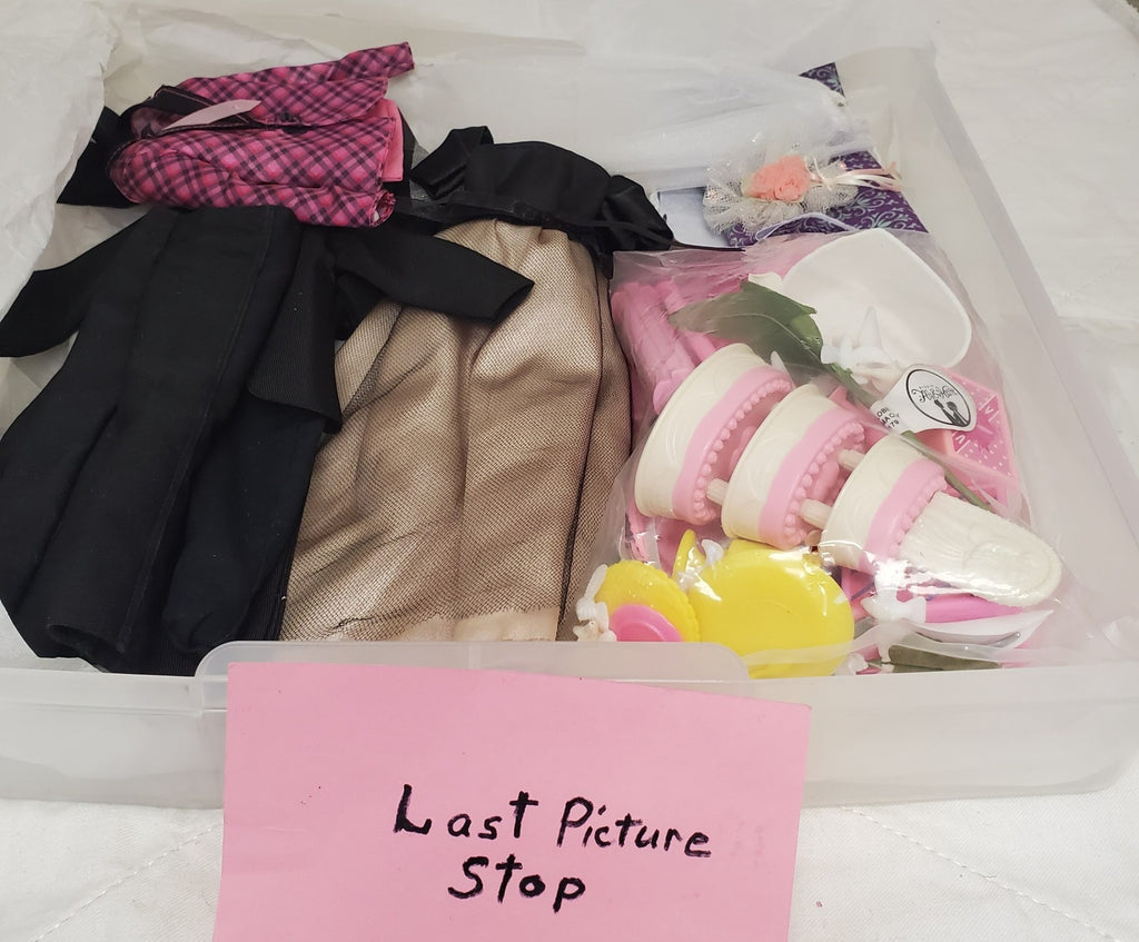 Lot of Miscellaneous Barbie Wedding Accessories with Cake & More Playsets