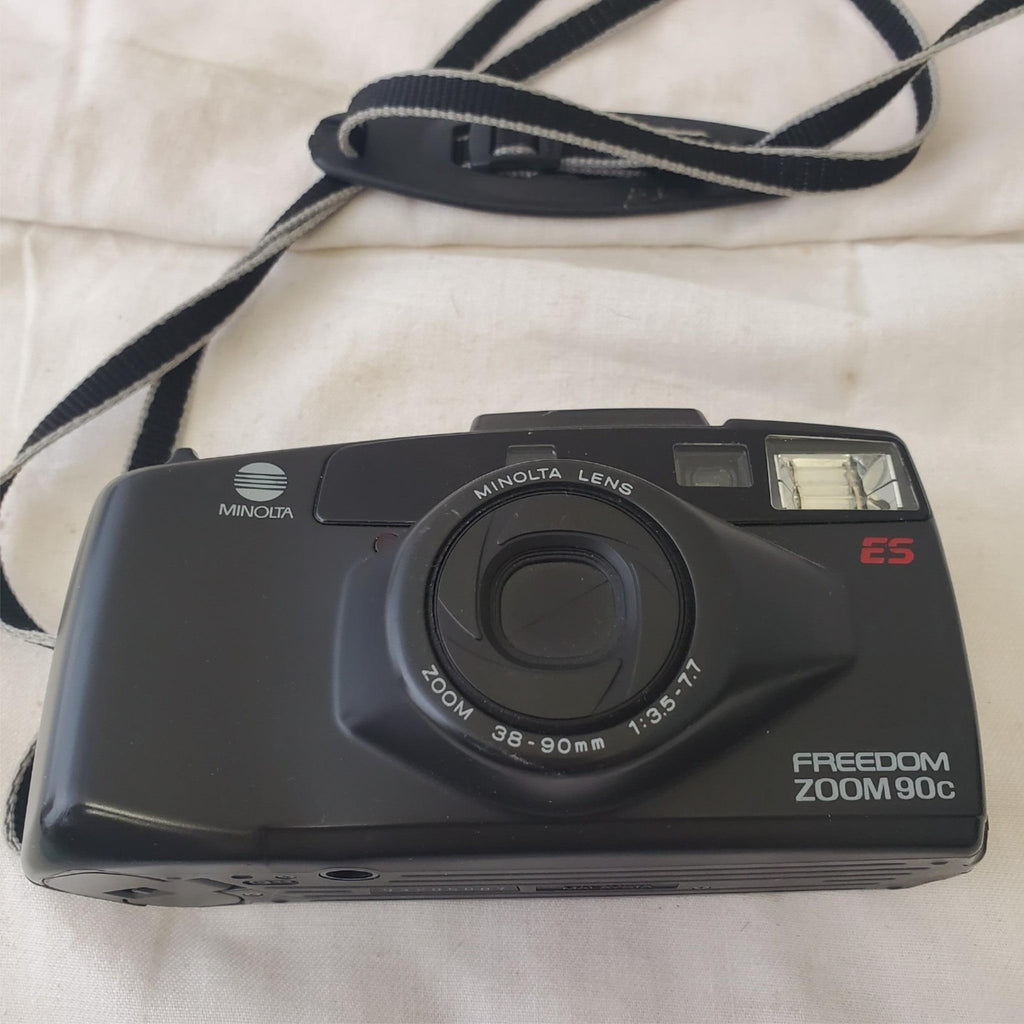 Minolta Freedom Zoom 90C Point & Shoot 35mm Film Camera 38-90mm