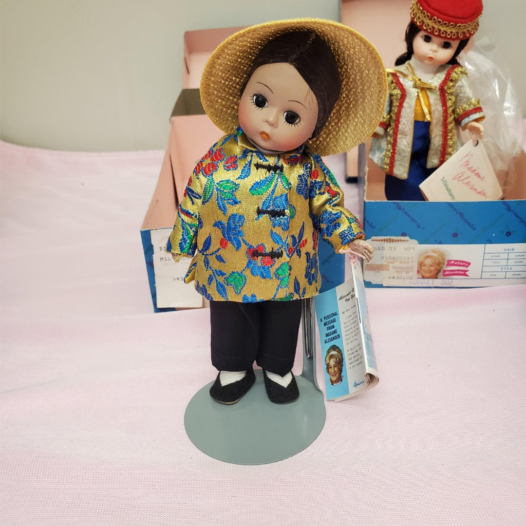 Set Of 4 Vintage Madame Alexander Miniature Showcase Series Dolls