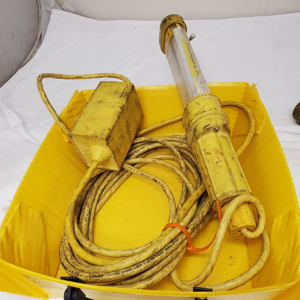 Woodhead Fluorescent Portable Handheld Work Light LOT-864