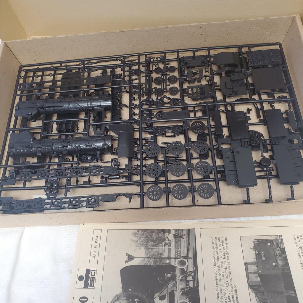 Lot of 4 ESCI & Revel 2162 1/87 Schnellzug-Lokomotive Baureihe Plastic Model kit