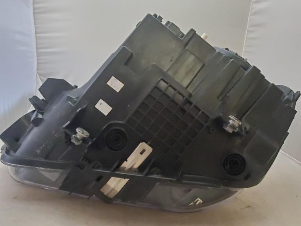 2016 - 2019 BMW X1 Right Passenger Halogen Headlight F48 OEM