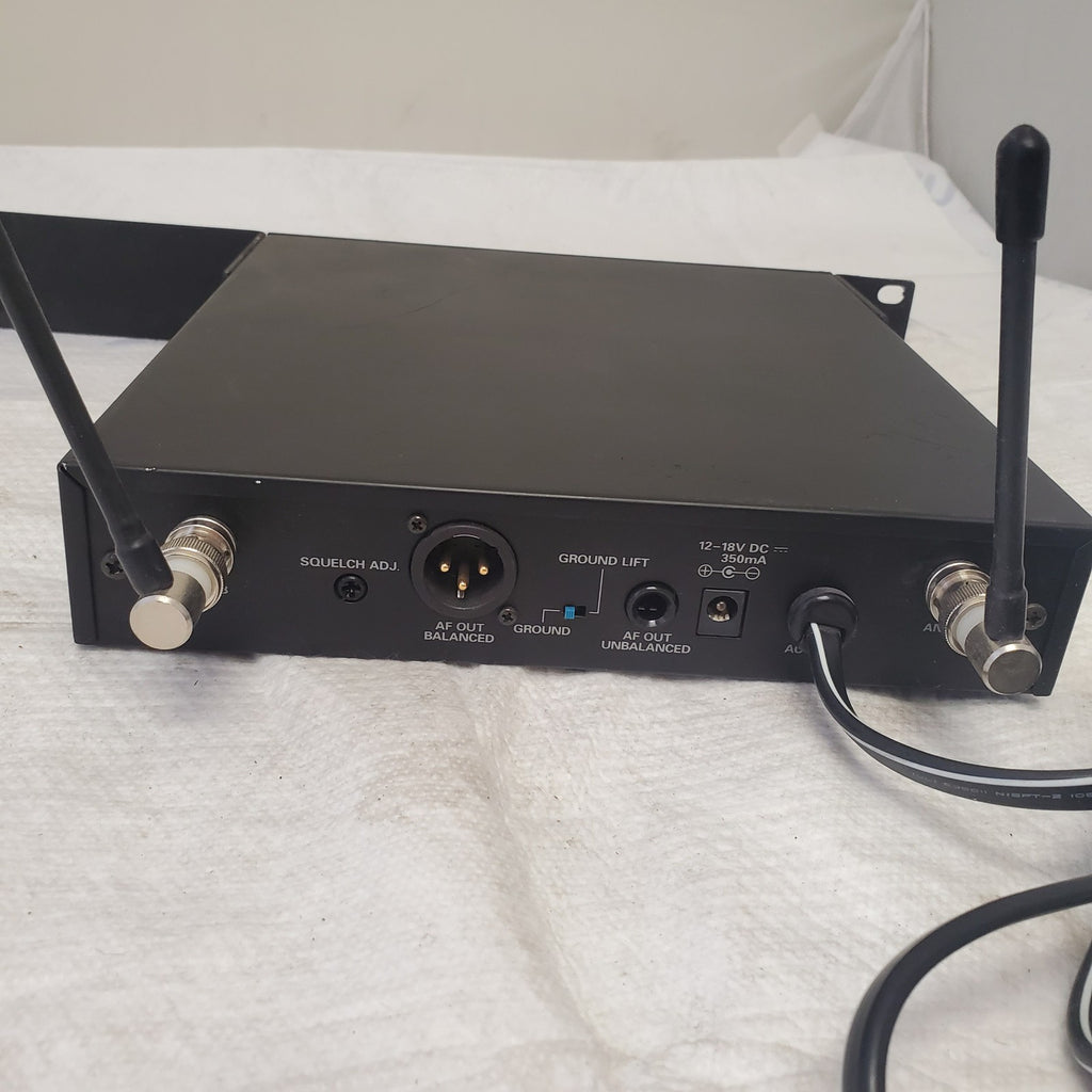Vintage Audio-Technica ATW-R73x UHF Receiver 120V 60hz 9W - Rackmountable