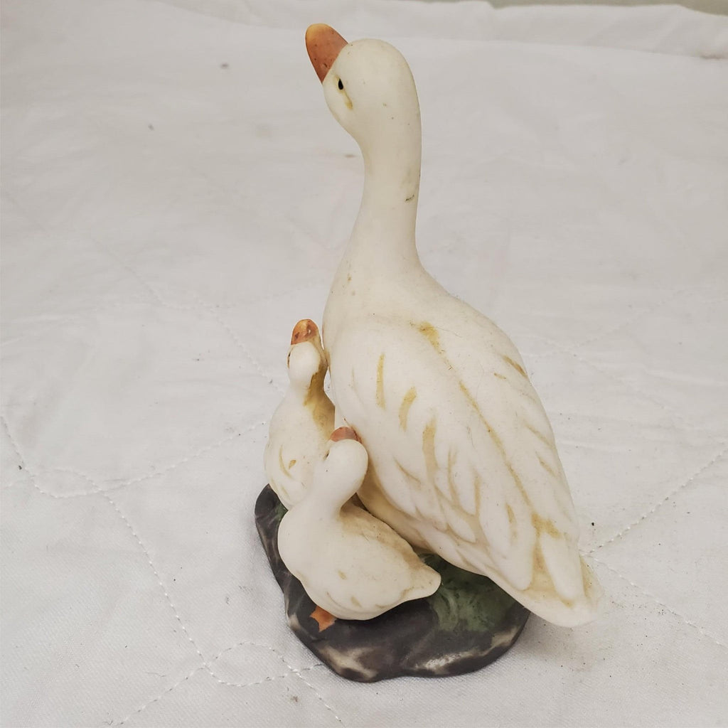 K's Collection Duck and Ducklings Ceramic Porcelain Figurine