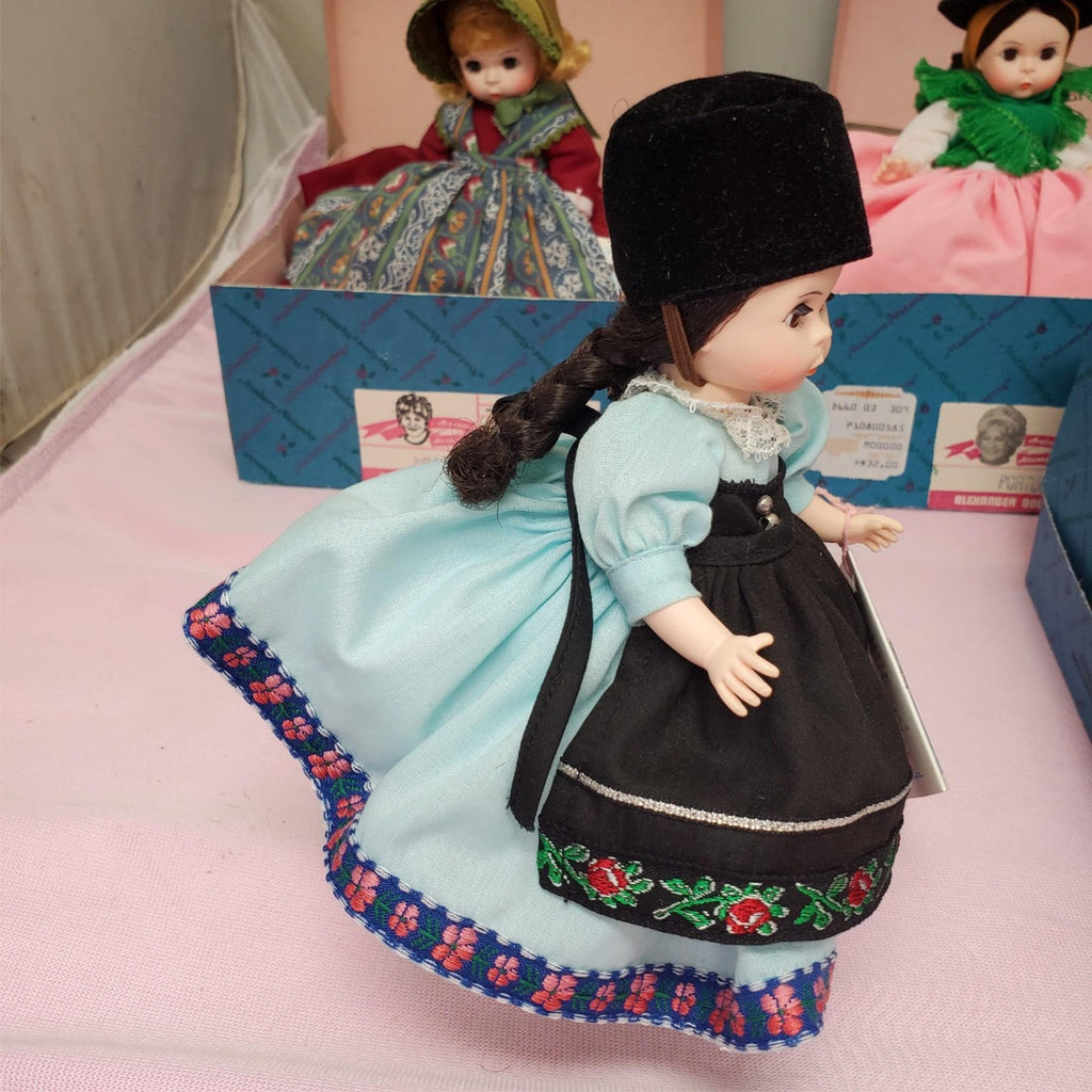 Set Of 5 Madame Alexander Friends From Foreign Lands Collection Dolls with Box
