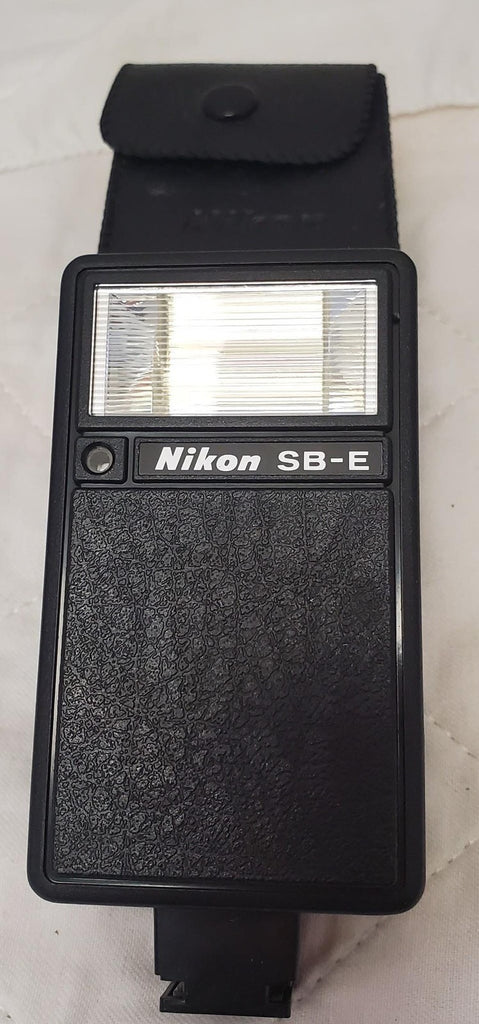 Nikon SB-E Speedlight Shoe Mount Flash with Nikon SS-10 Case