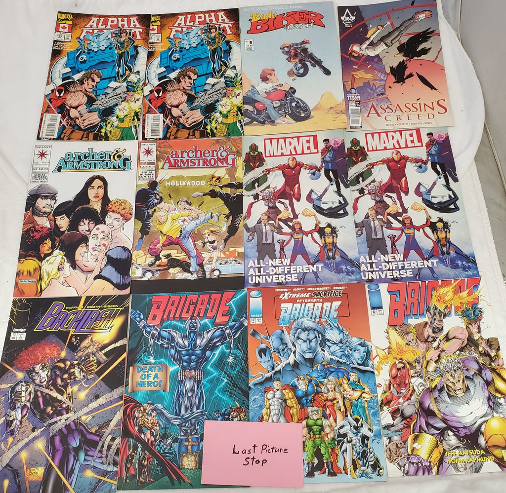 Lot of 12 Archer & Armstrong Assassins Creed & Other Marvel Comic Books #23