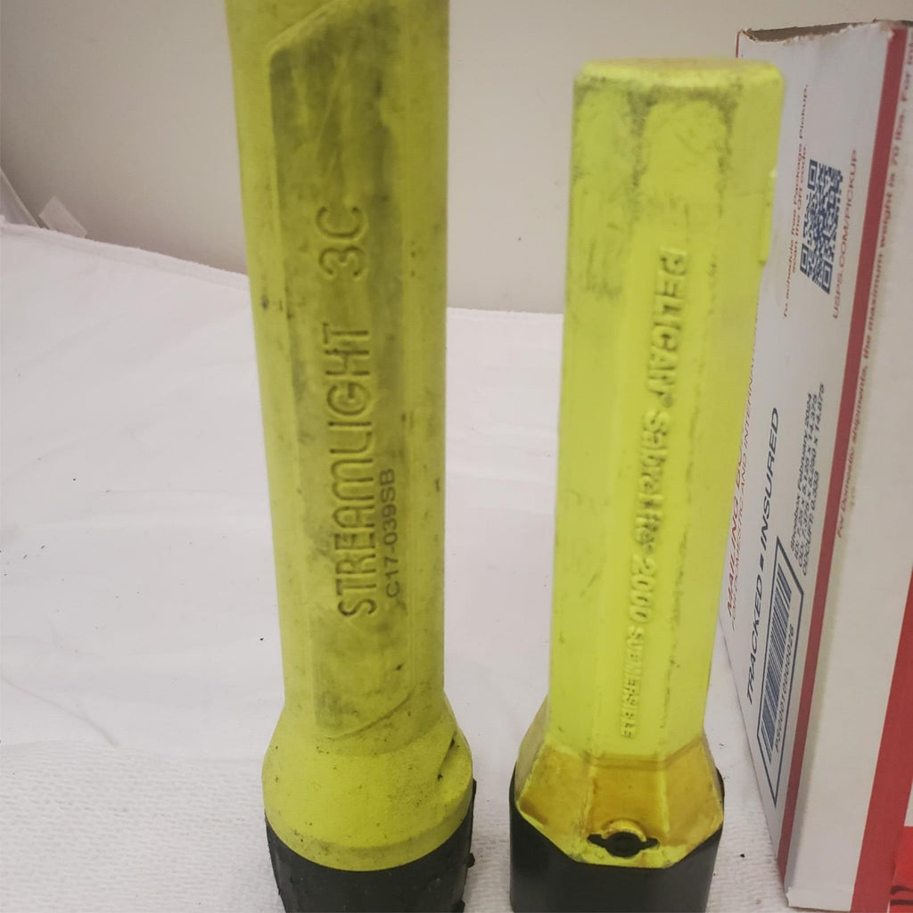 Lot of 8 Streamlight Flashlight 4AA LED  LOT-1054