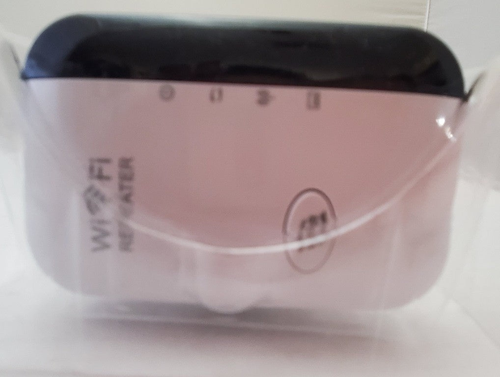 Wi-Fi Boost XTR Wi-Fi Range Extender REPEATER . Quick Plug In Installation