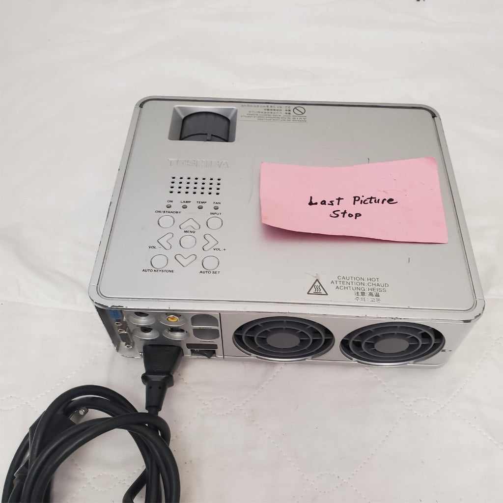 Toshiba DLF TDP-D2  Projector