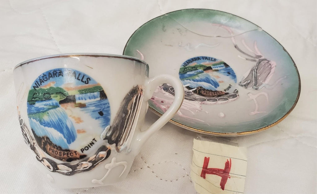 Lot of Vintage Niagara Falls Souvenir Japanese Style Miniature Cup Saucer & Vase