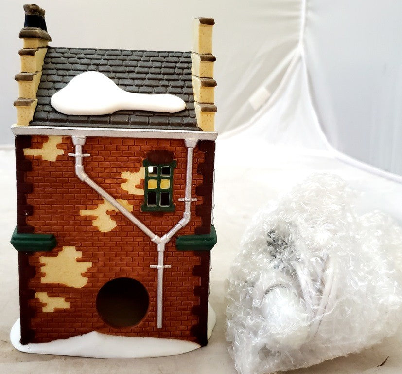 Dept 56 Dickens Village Series “Faversham Lamps and Oil “Heritage Village 5832-7