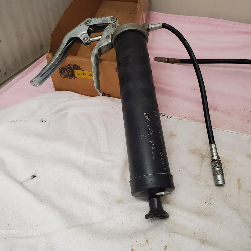 Lot of 2 Pistol Grip Grease Gun Set LOT-946