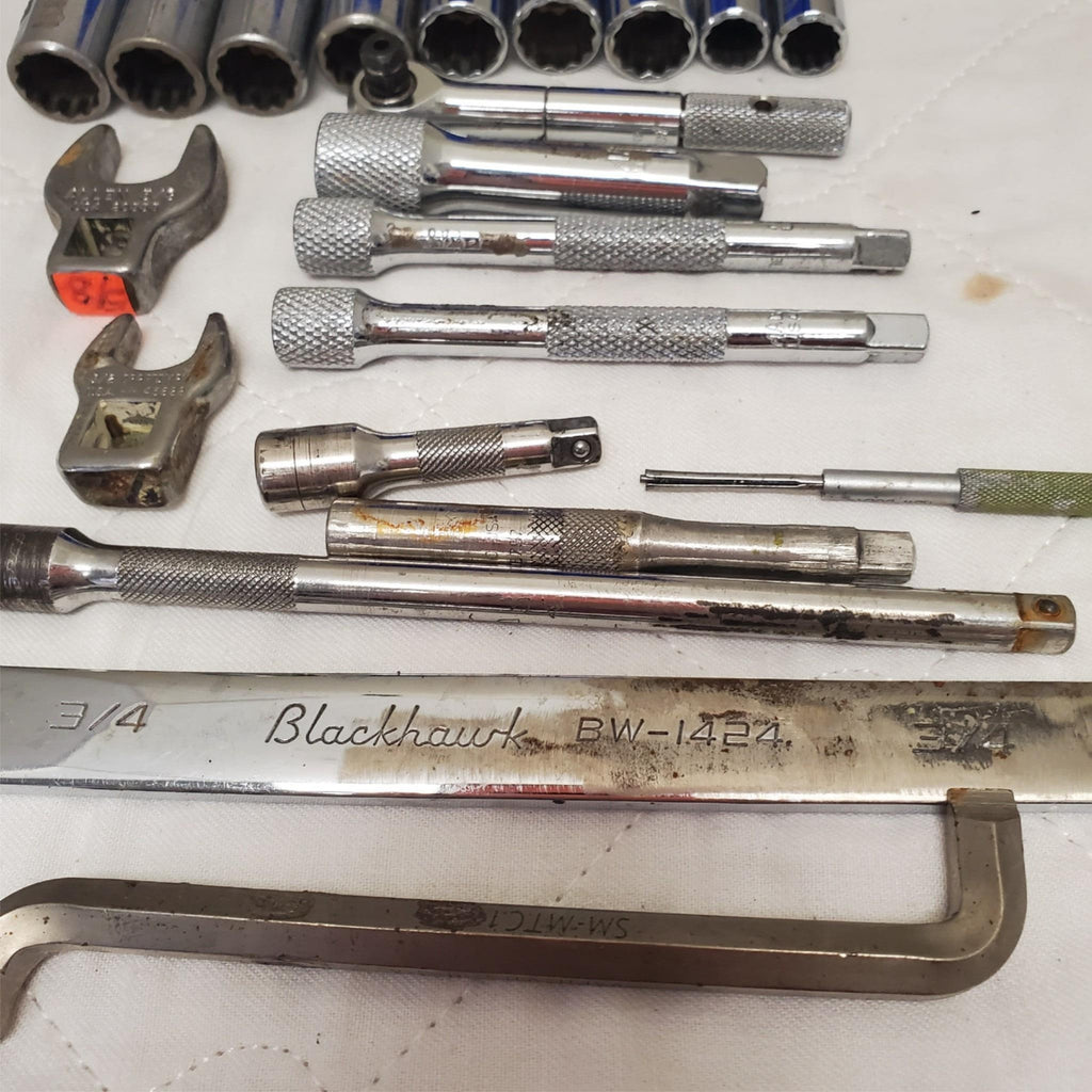 Lot of Ratcheting Wrench with Assorted Sockets Extensions Adapters LOT-387