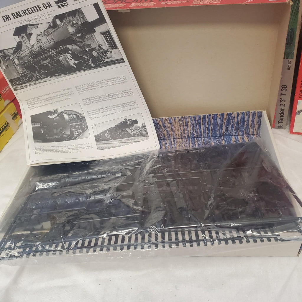 Lot of 4 ESCI & Revel 2162 1/87 Schnellzug-Lokomotive Baureihe Plastic Model kit