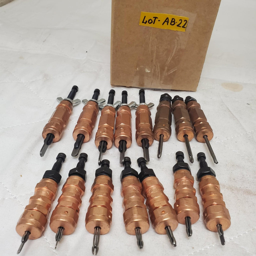 Lot of 19 Wing Nut Fasteners Clamps Wedgelock Kwik loc LOT-AB-22