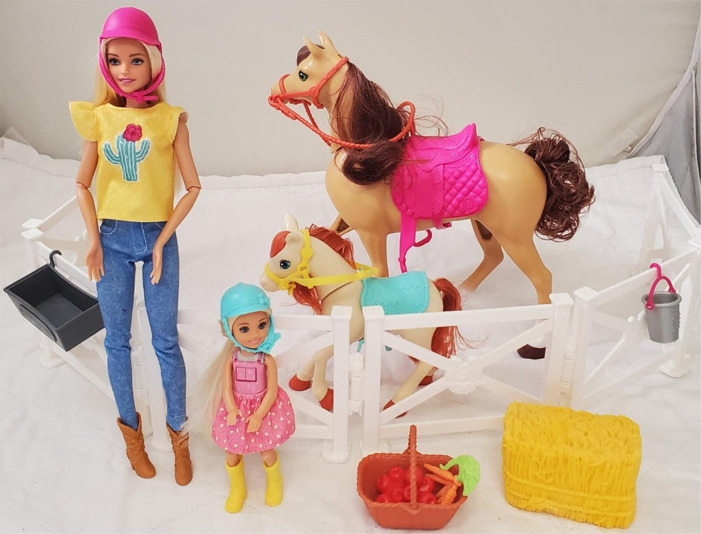 Mattel Barbie Hugs 'n Horses Barbie and Chelsea Blonde Playset #2 Tub