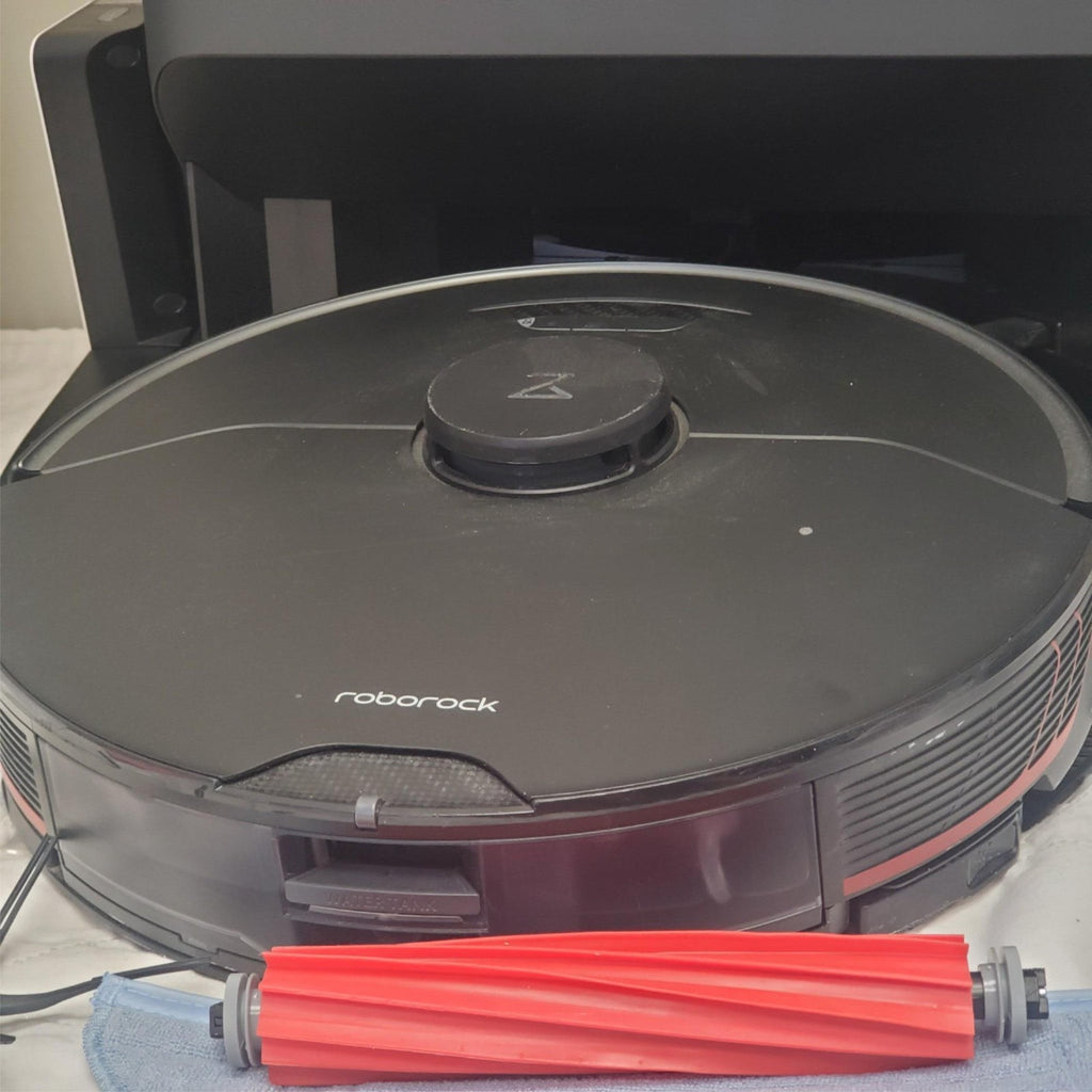 Roborock S7 Max Ultra Robot Vacuum and Mop with Sink fill station