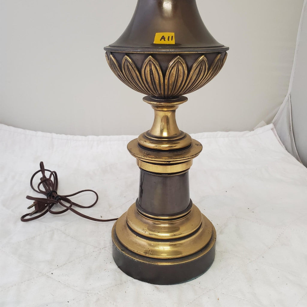 Vintage Stiffel Brass Urn Portable Table Lamp A11
