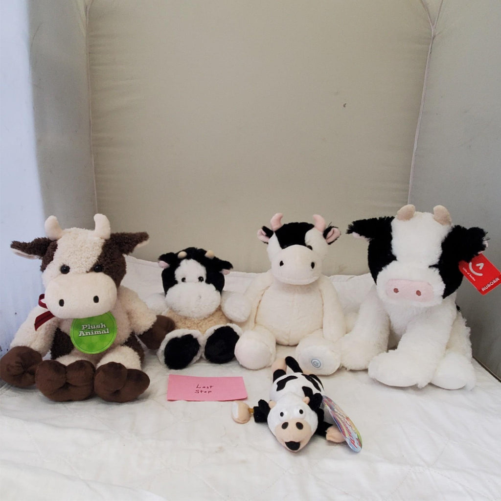 Playmaker Flingshot Flying Screaming COW'S Plush Farmyard Flyer Toy Set