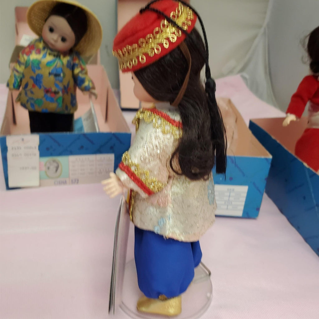 Set Of 4 Vintage Madame Alexander Miniature Showcase Series Dolls