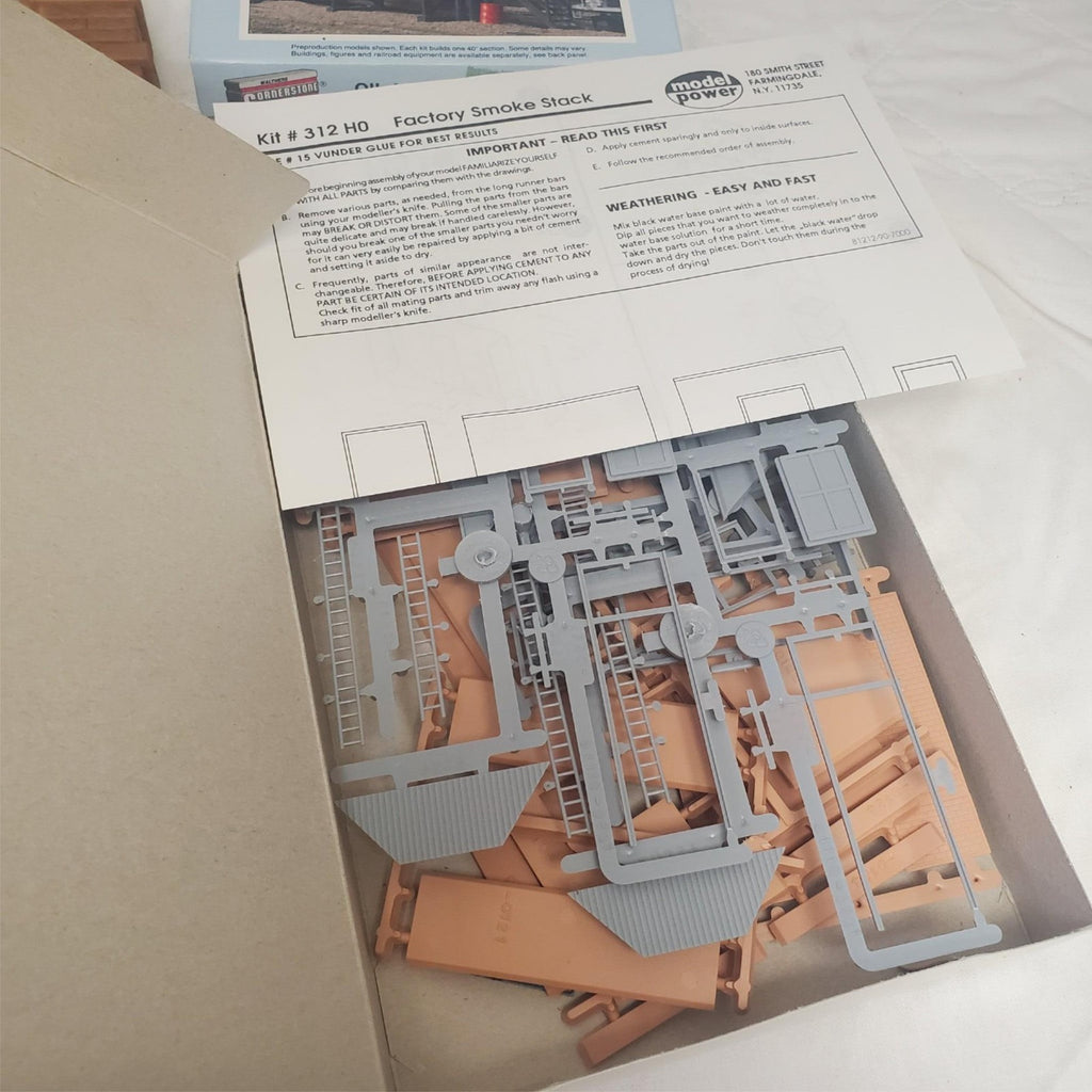 Lot of 5 HO Scale Model Kits  Atlas, Revell, Model Power, Walthers Bridge Set