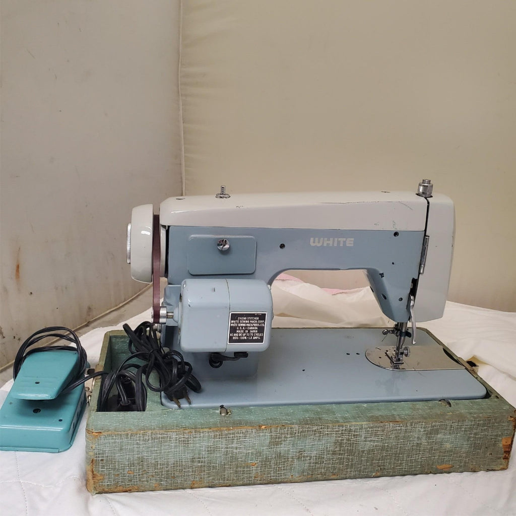 Vintage White Zig Zag Sewing Machine
