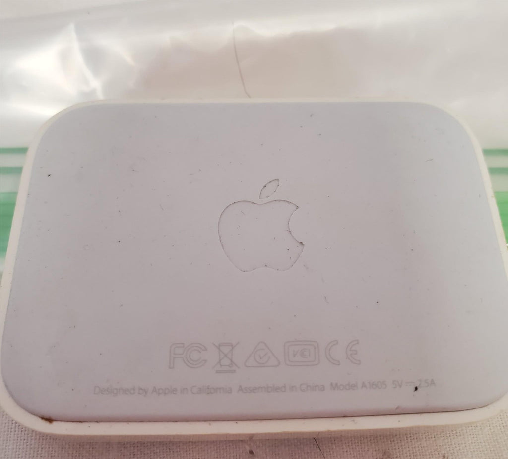  Apple A1605 Iphone white Lightning Charging Dock