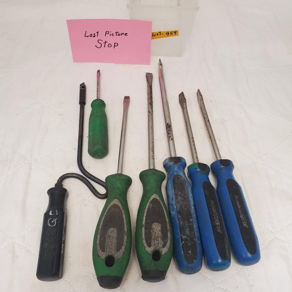 Lot of 7 Assorted Flathead Screwdrivers Set LOT-954
