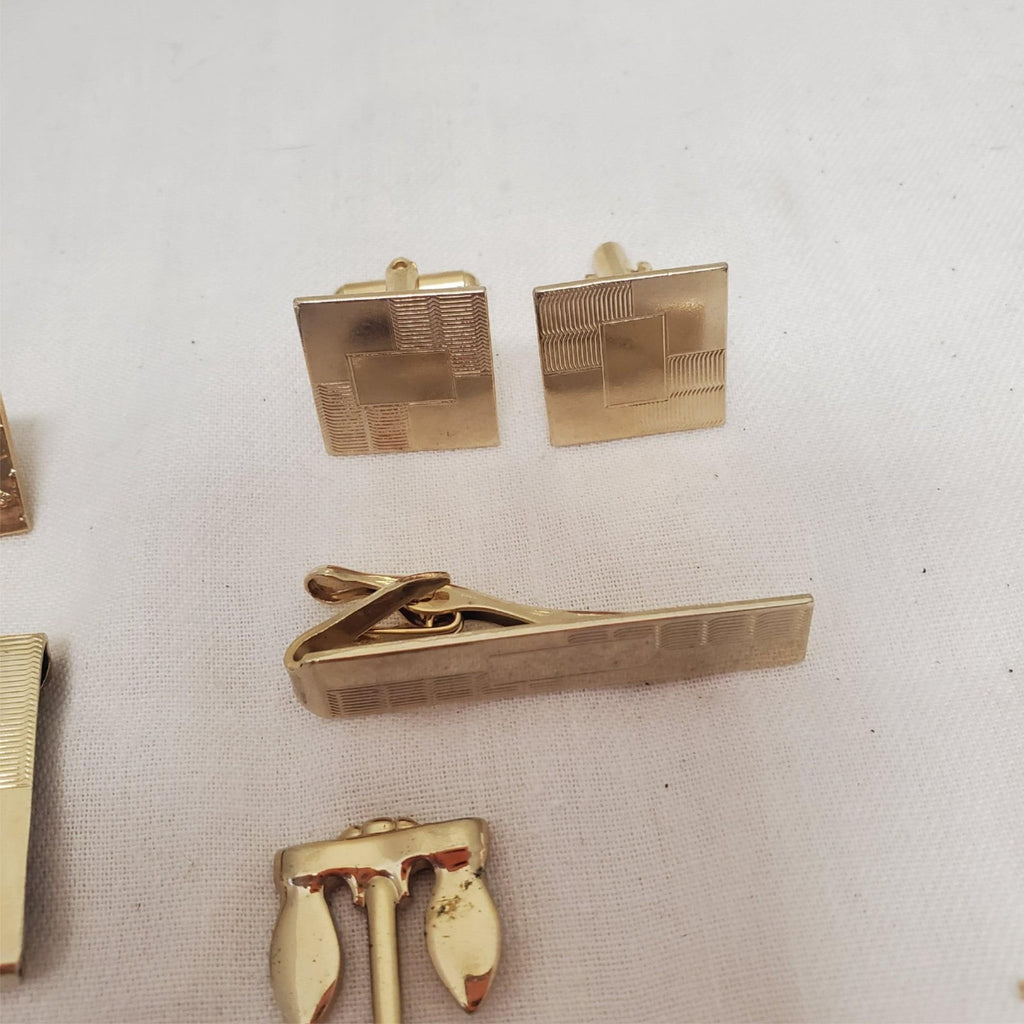 Lot of Vintage Gold Tone Men's Accessories Cufflinks, Tie Bars & More