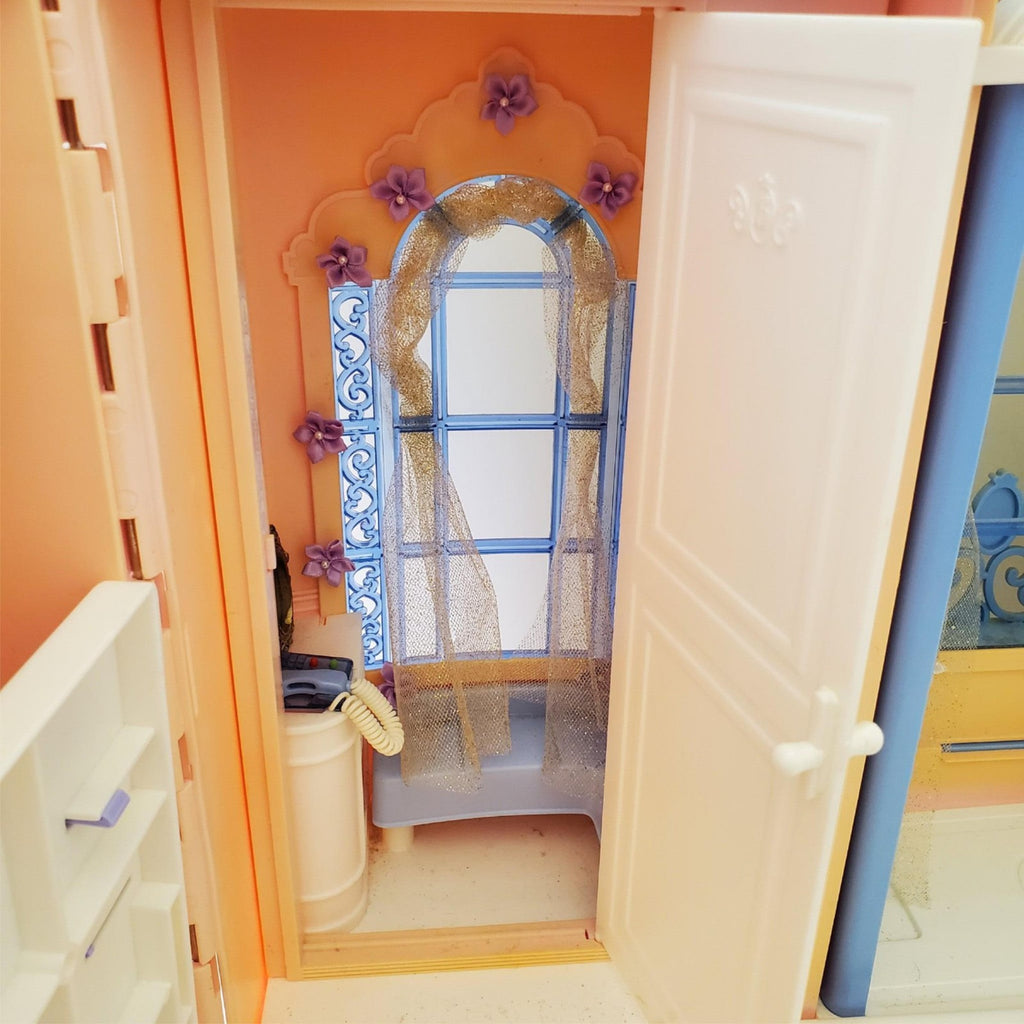 2001 Mattel Barbie Grand Hotel with Electronic Voice Features