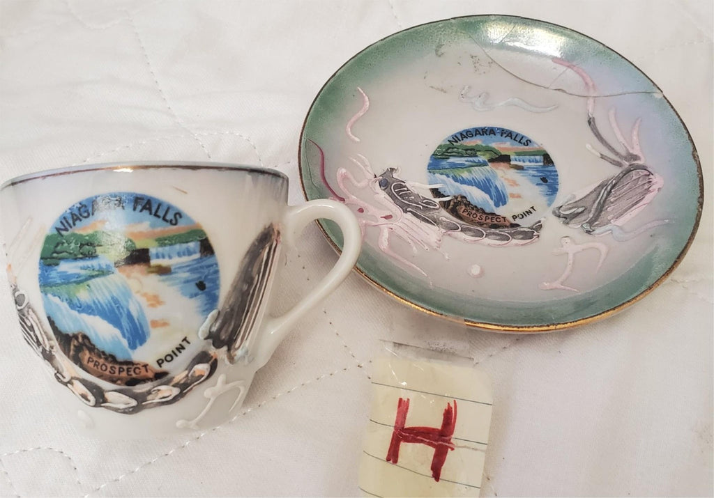 Lot of Vintage Niagara Falls Souvenir Japanese Style Miniature Cup Saucer & Vase