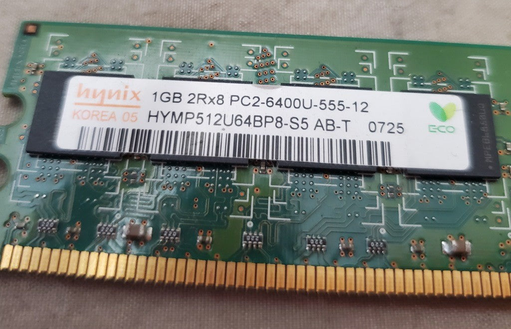 One Used Hynix 1GB 2Rx8 PC2-6400U-555-12 Korea 05 HYMP512U64BP8-S5- AB-T