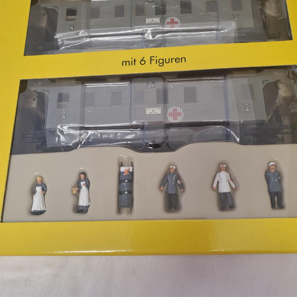 Lot of 3 Riveted Tank Car, Model Railroad & Brawa Lazarettwagen HO Set 