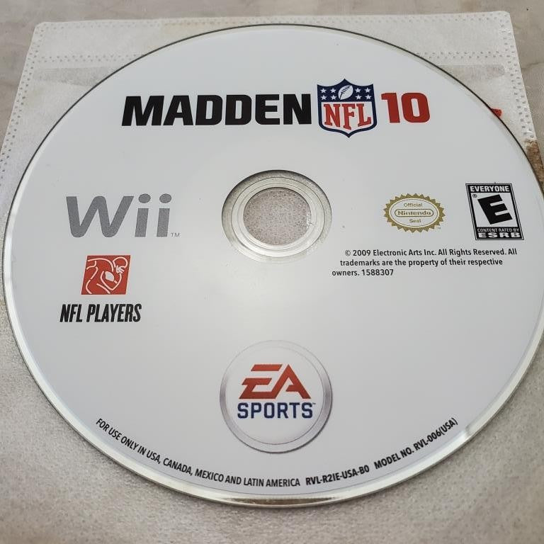 Madden NFL 10 Nintendo Wii Video Game Football EA Sports team DISC ONLY