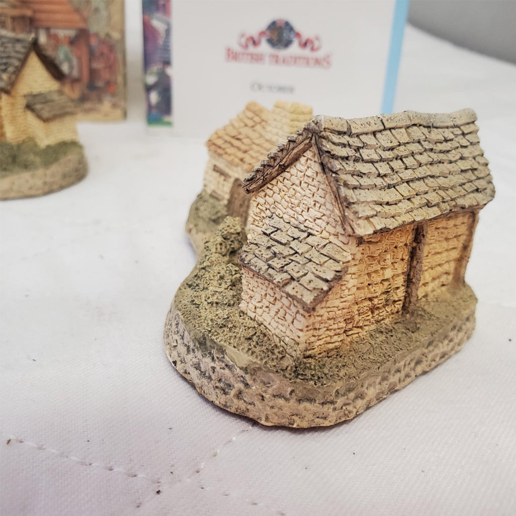David Winter Cottages Lot of 2 Haybarn with Harvest Barn Harvest Festival Book