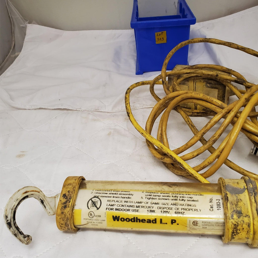 Woodhead Fluorescent 13W 120V Portable Handheld Work Light LOT-303