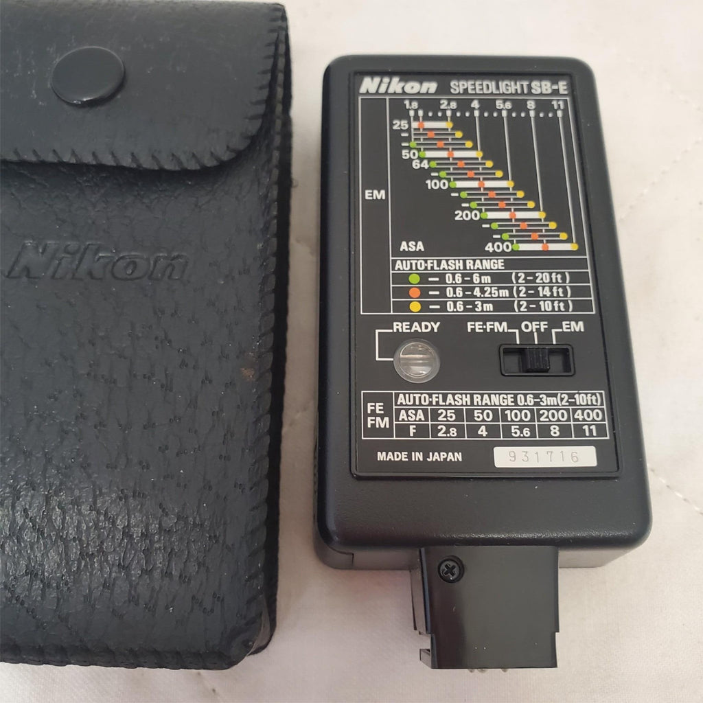 Nikon SB-E Speedlight Shoe Mount Flash with Nikon SS-10 Case