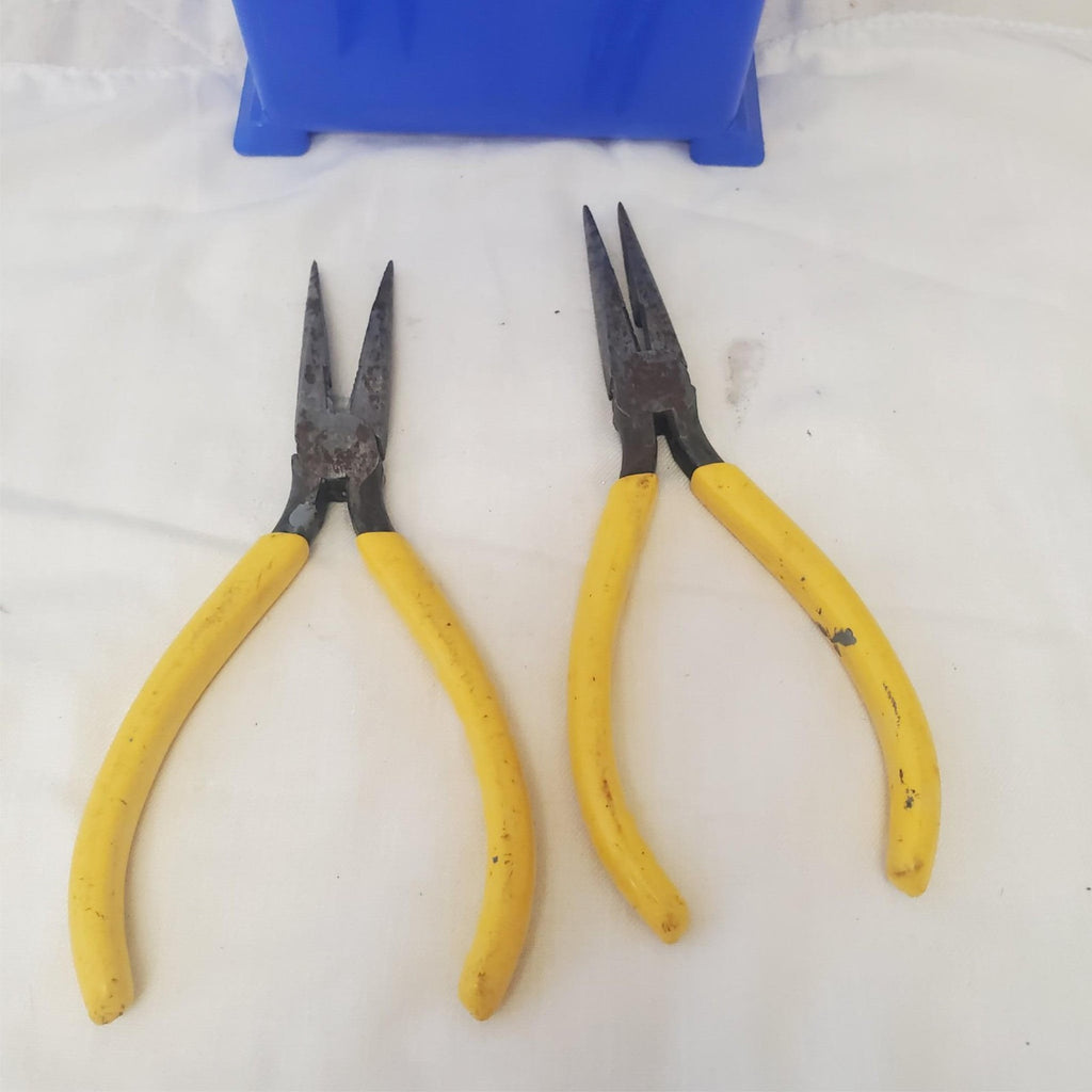Lot of 2 Needle Nose Pliers LOT-72