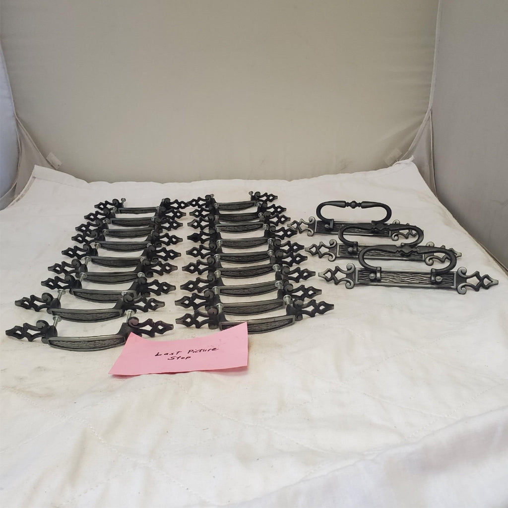 Lot of 21 Vintage Brass Amerock Carriage Cabinet Drawer Pulls