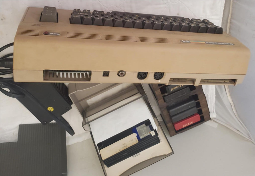 Vintage Commodore 64 Computer System w/ 1541 Disk Drive, Joystick, Floppy Disks